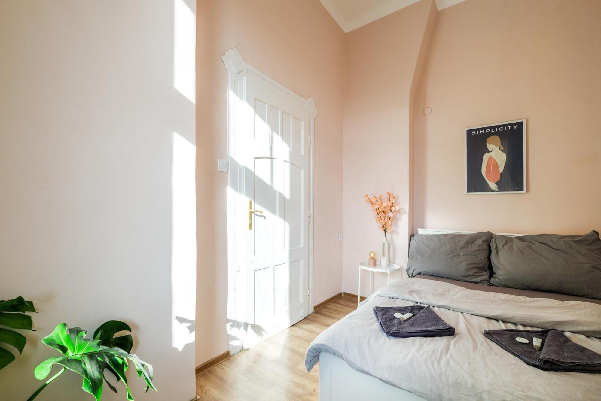 Golbarg Synagoge Apartment In Heart Of City Budapest Esterno foto